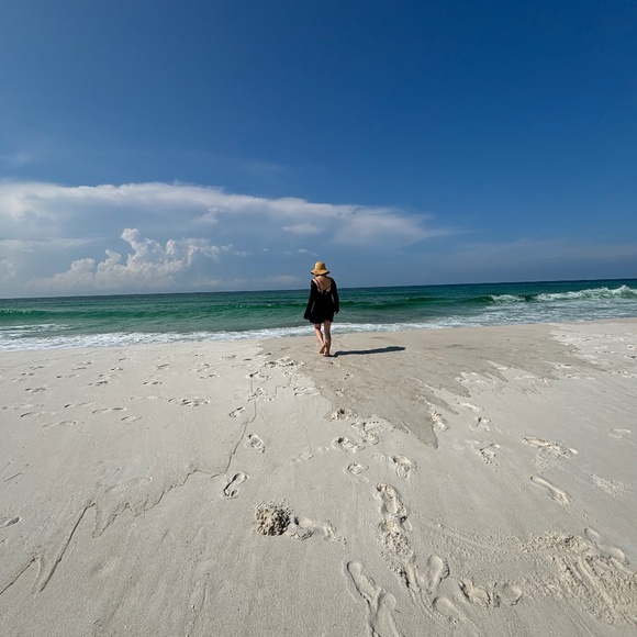 Meet your Posher, Stephanie - Picture 1 of 1